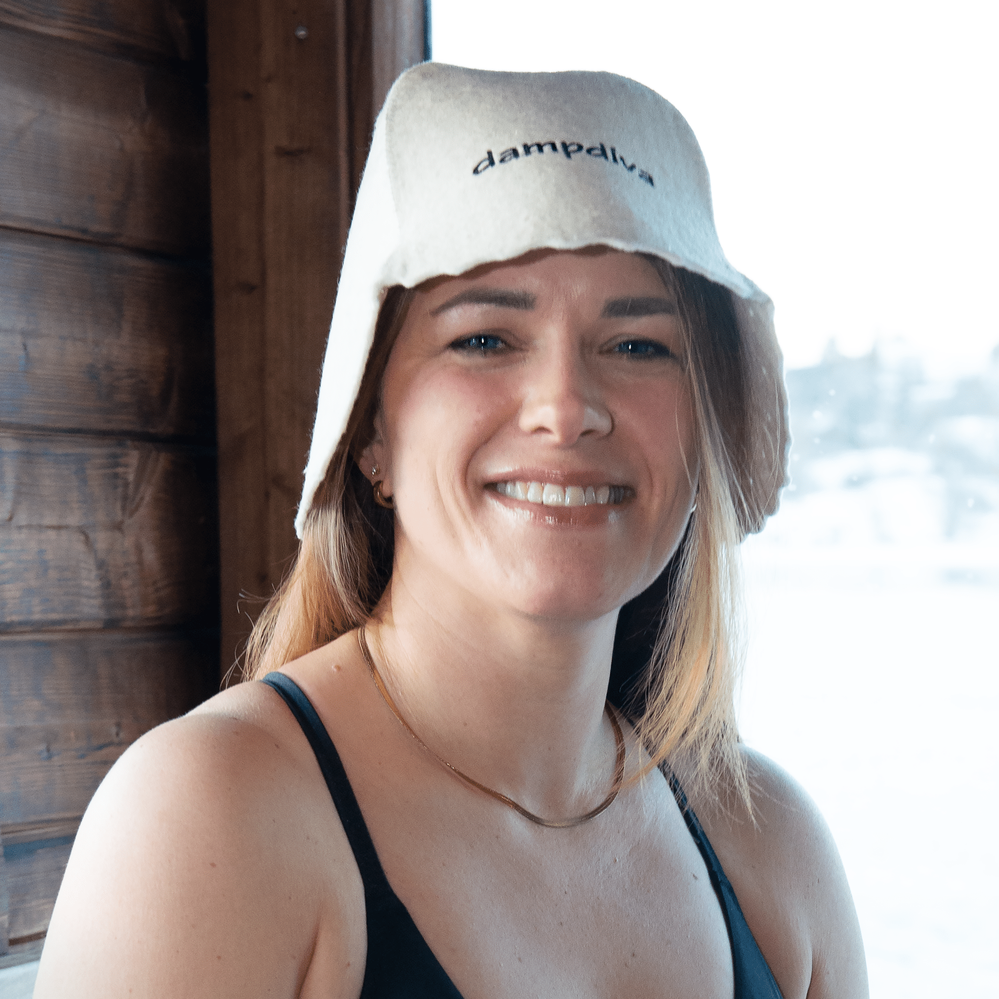 dampdiva - Badstuhatt - glovæm