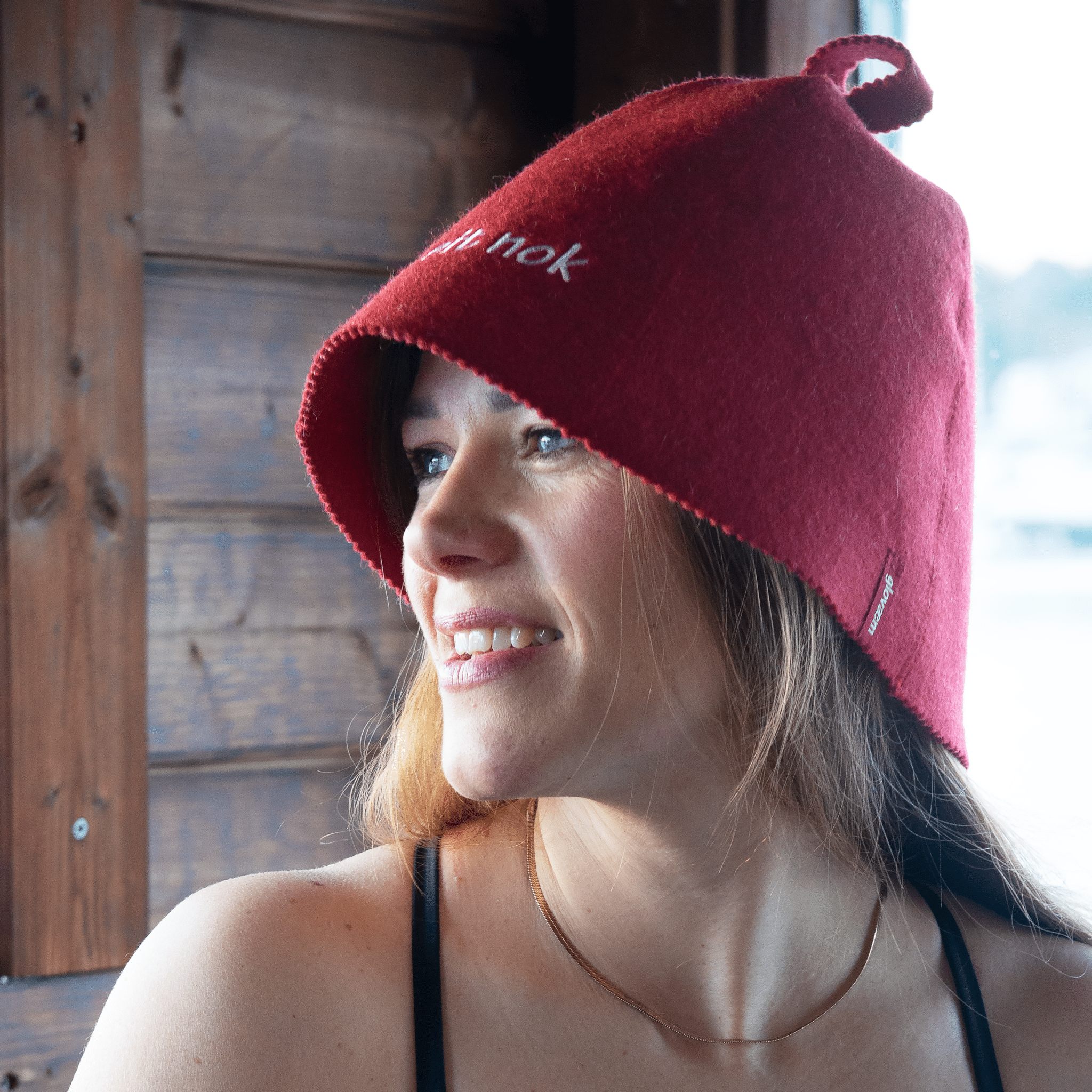 heit nok - Badstuhatt - glovæm